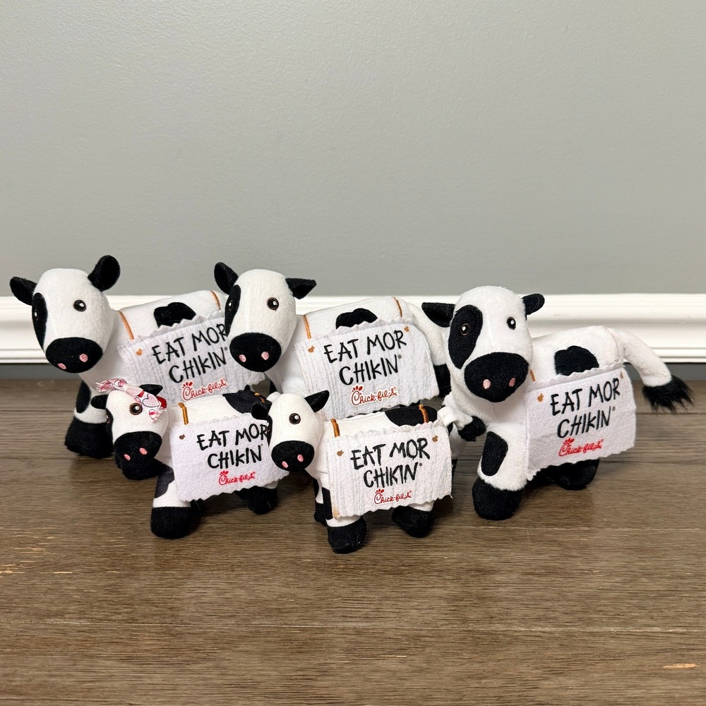 Chick-fil-A Eat Mor Chikin Plush Cow Set 5 Piece Bundle Black White 2019 Stuffed